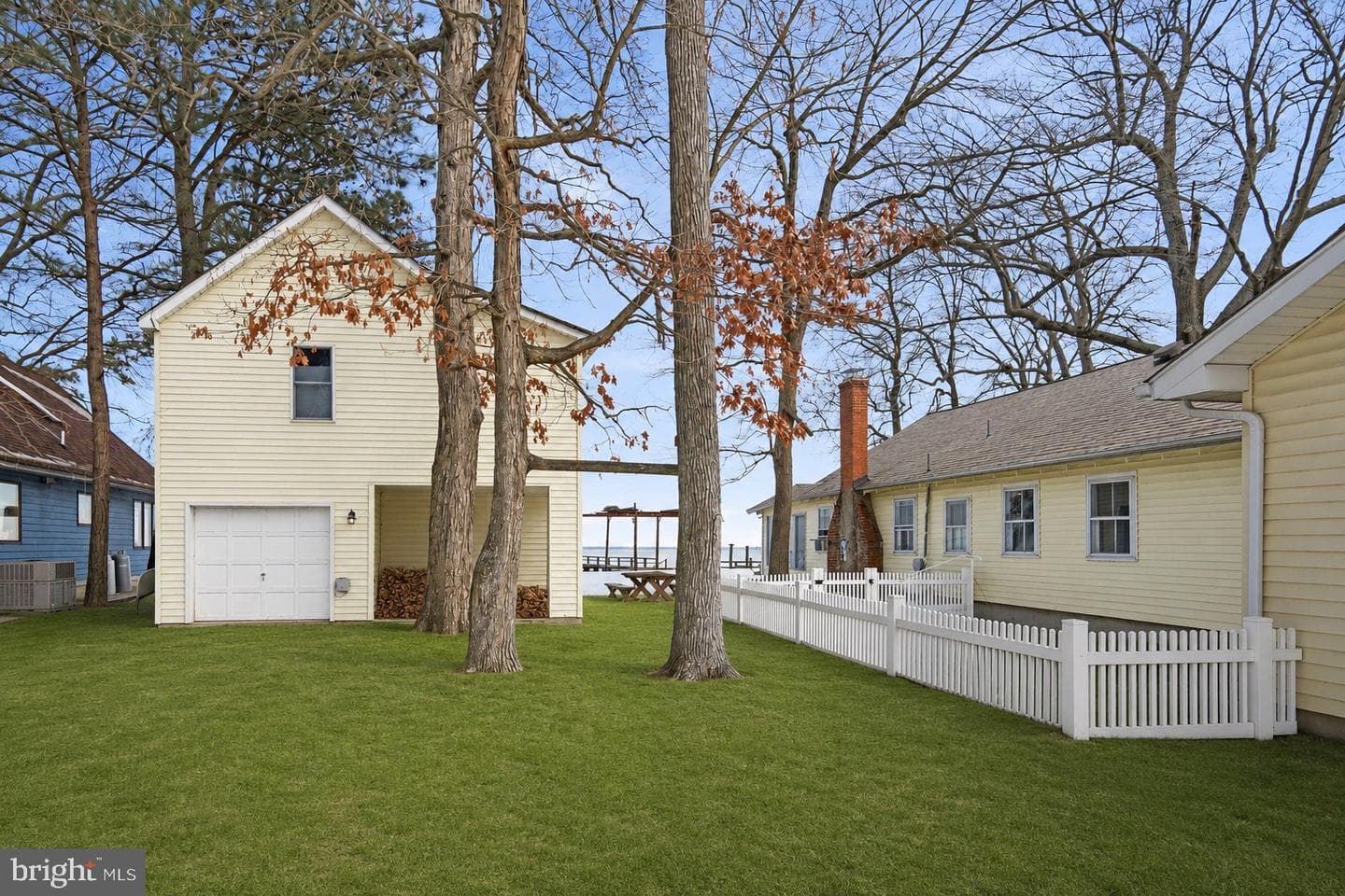 852 Bay Front Avenue photo 11