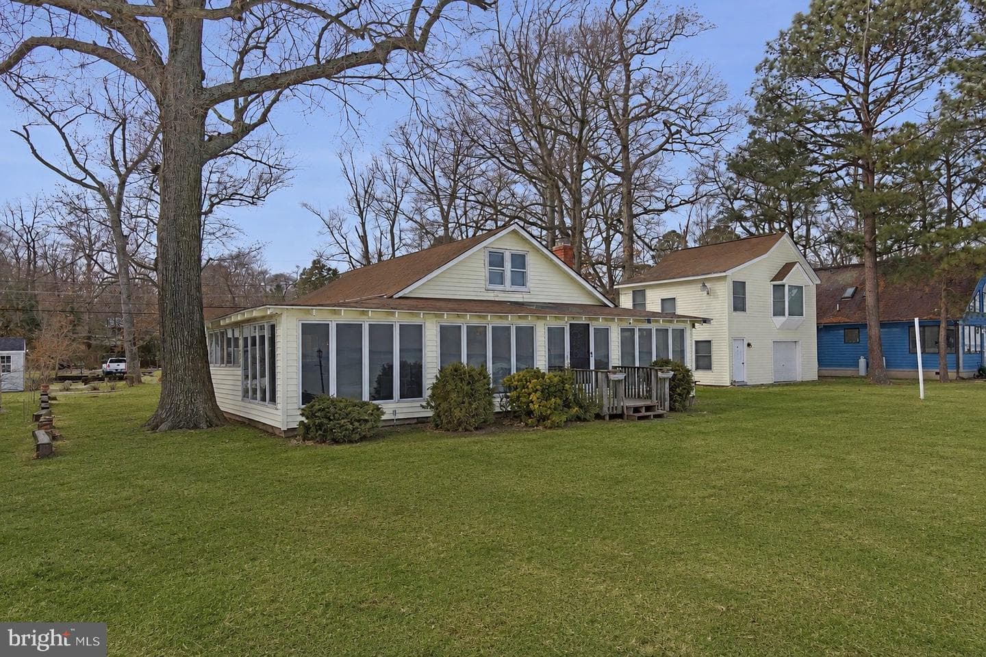 852 Bay Front Avenue photo 3