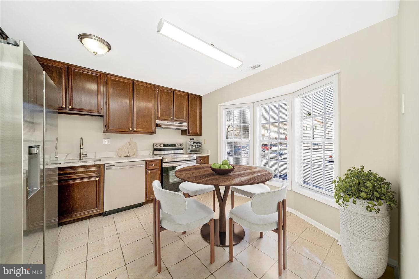1483 Chatham Court #64xa photo 4
