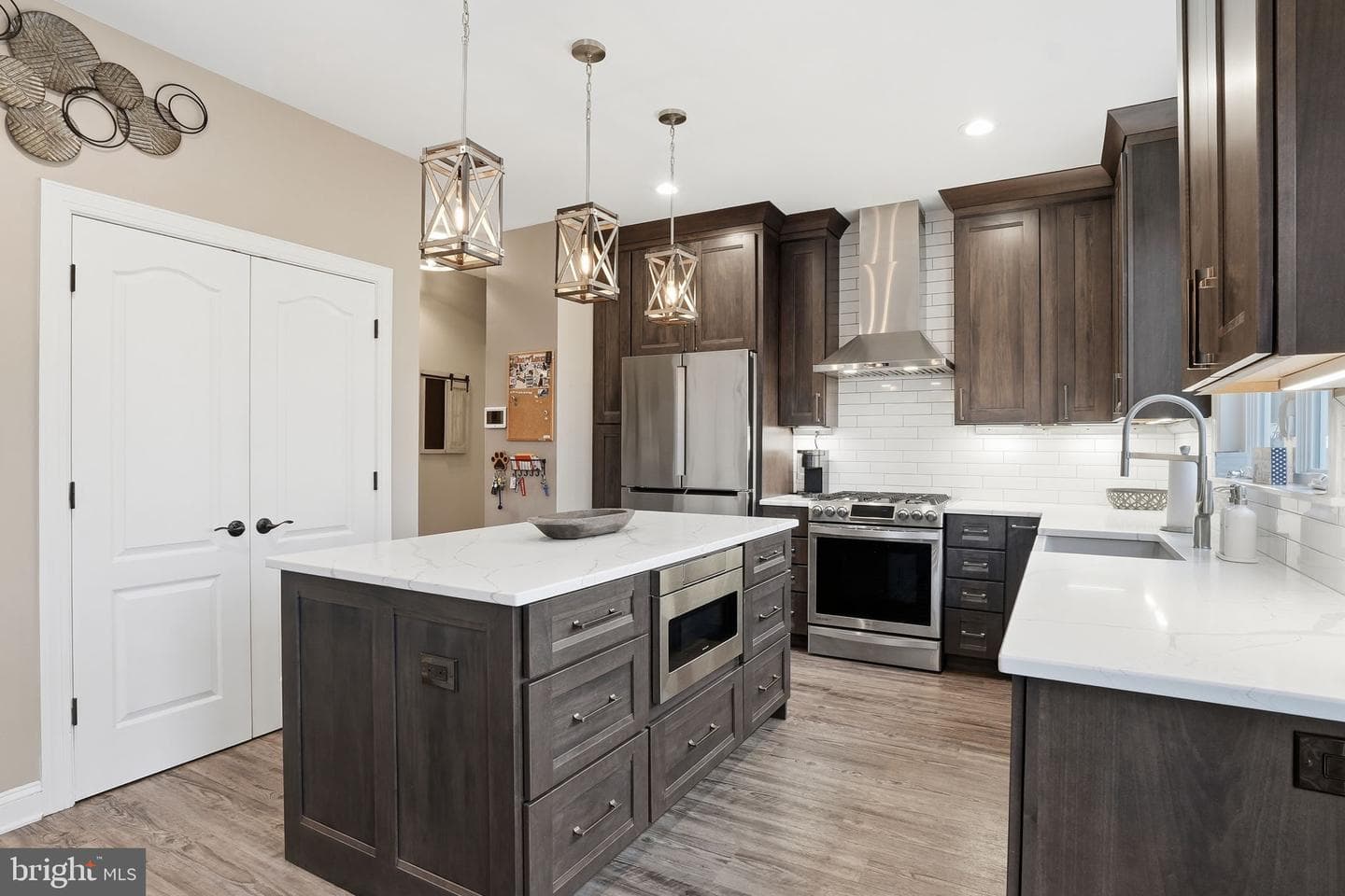 718 Penny Court photo 2