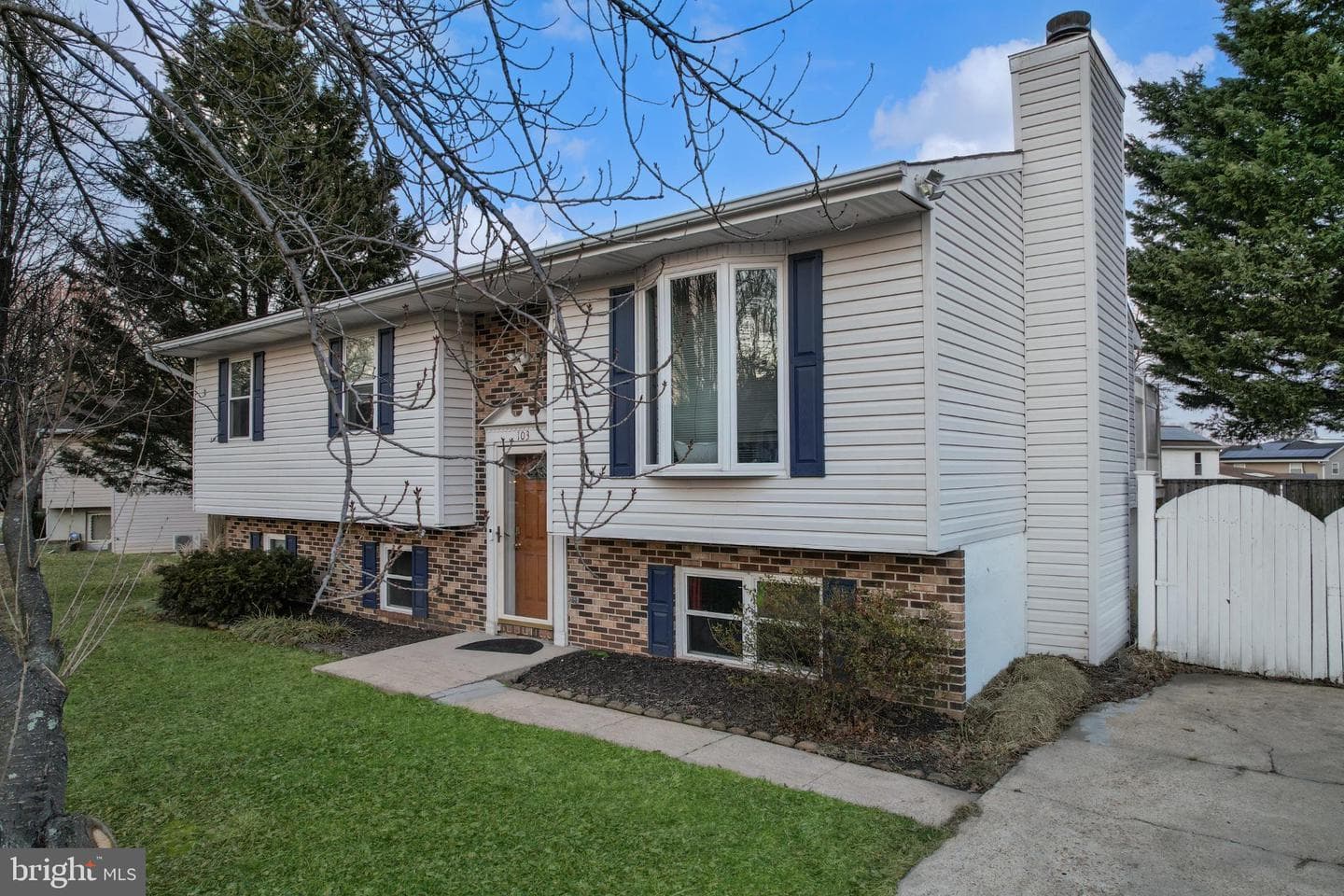 103 Andel Court photo 3