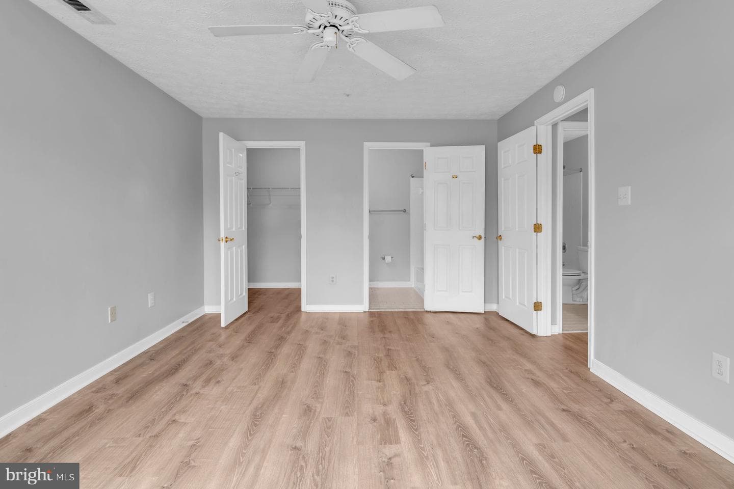 2408 Forest Edge Court #201 photo 27