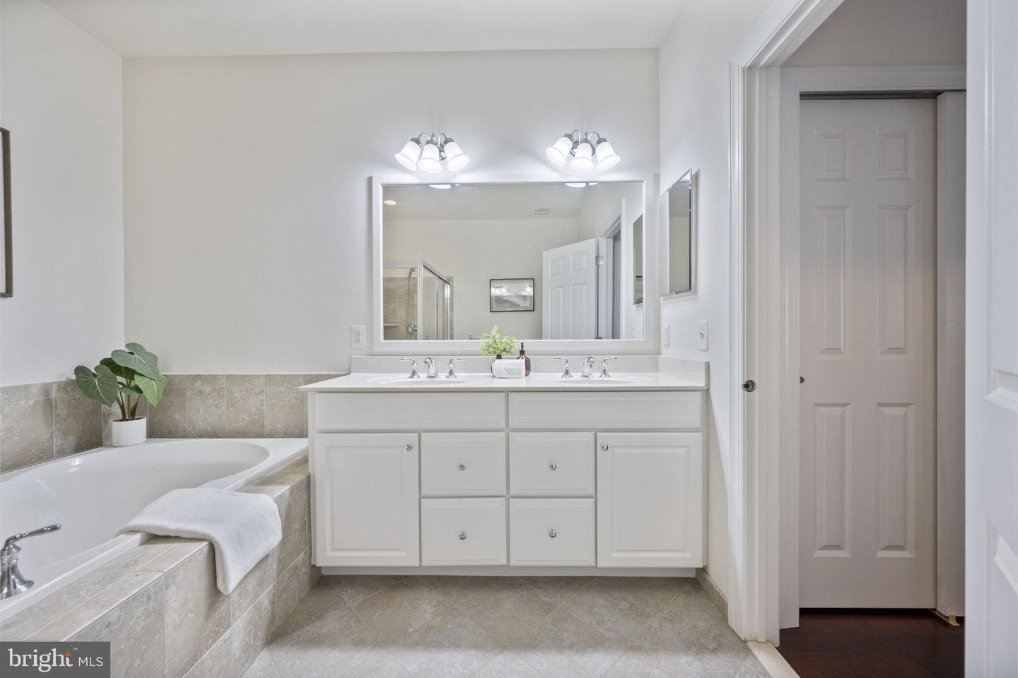 8414 Maple Brook Lane photo 33