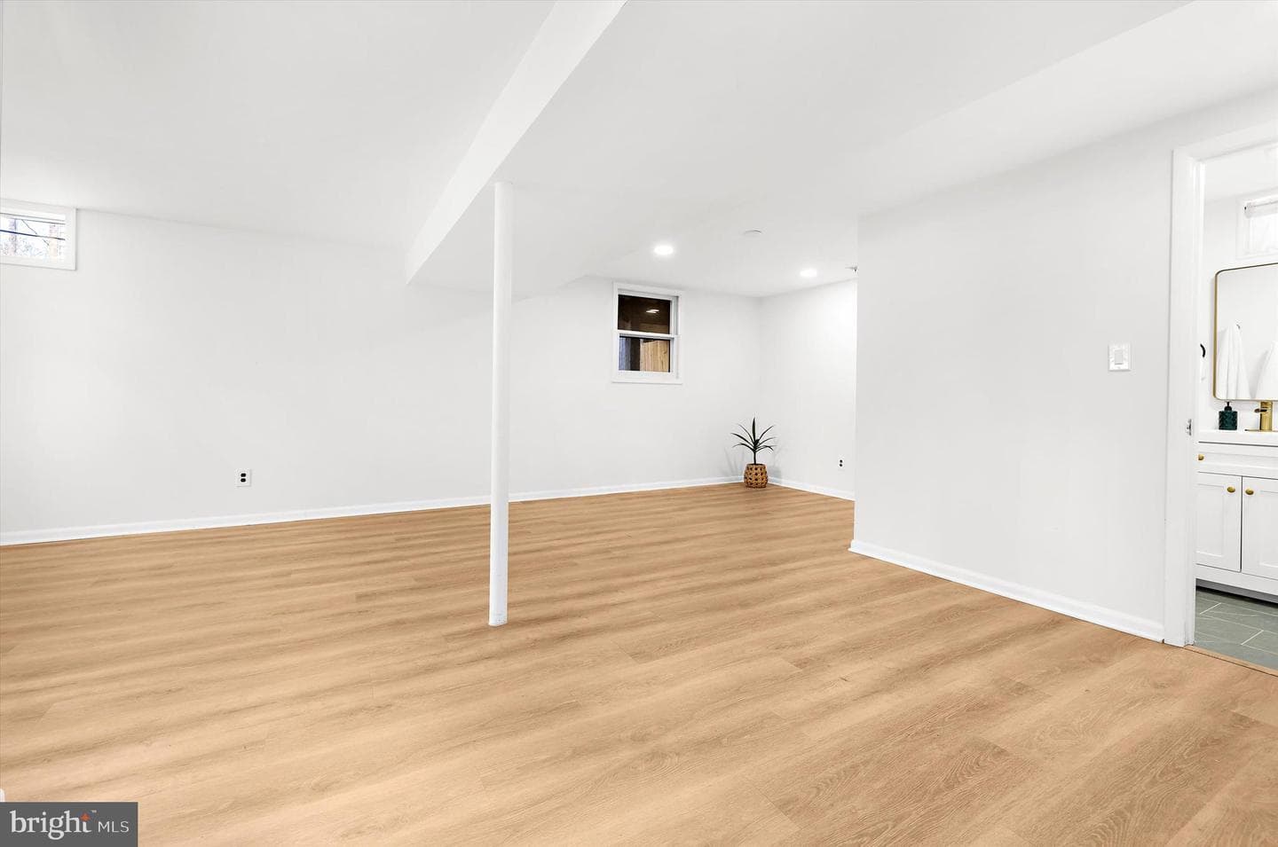 519 Kenmore Road photo 22