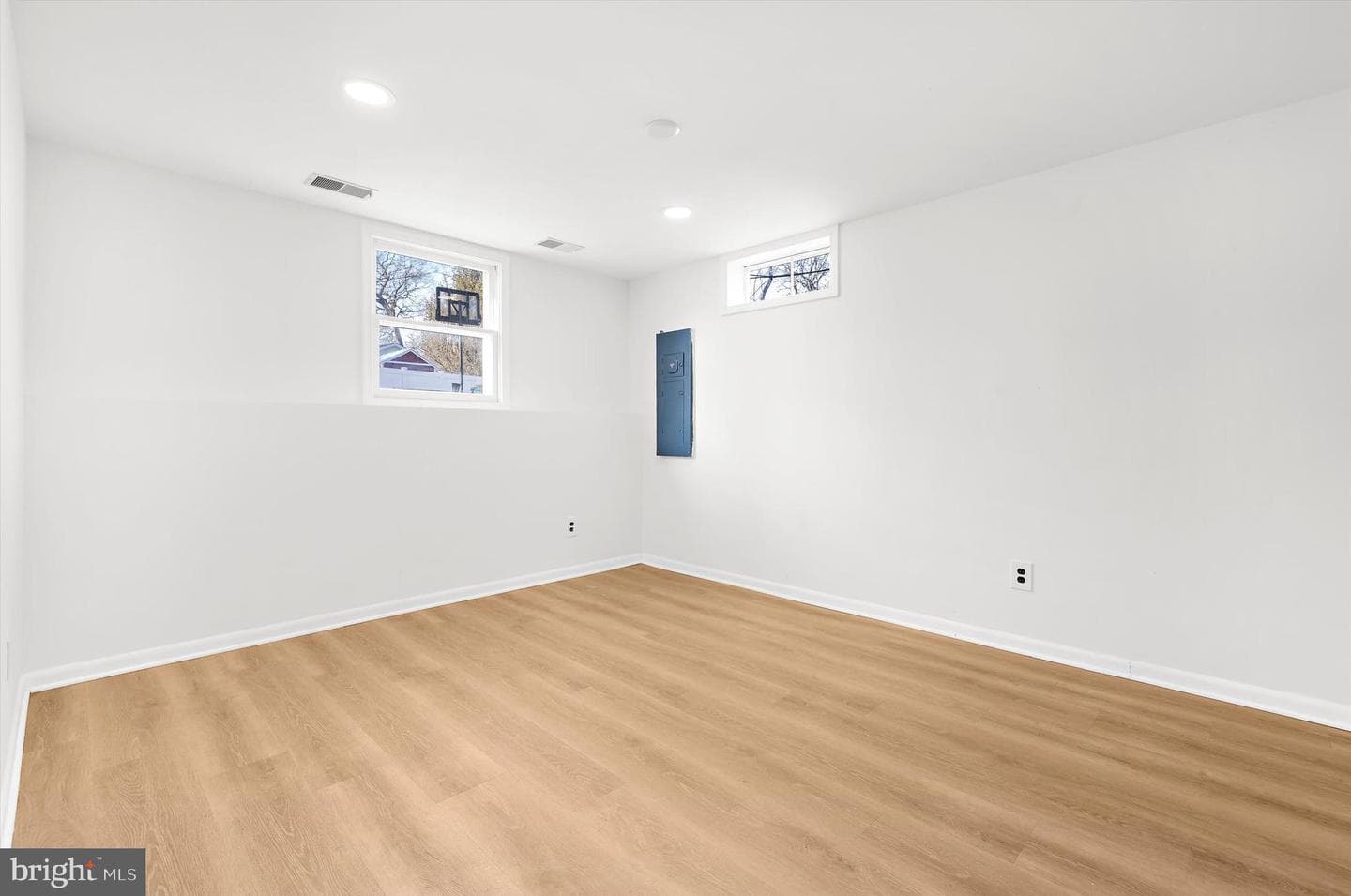 519 Kenmore Road photo 23