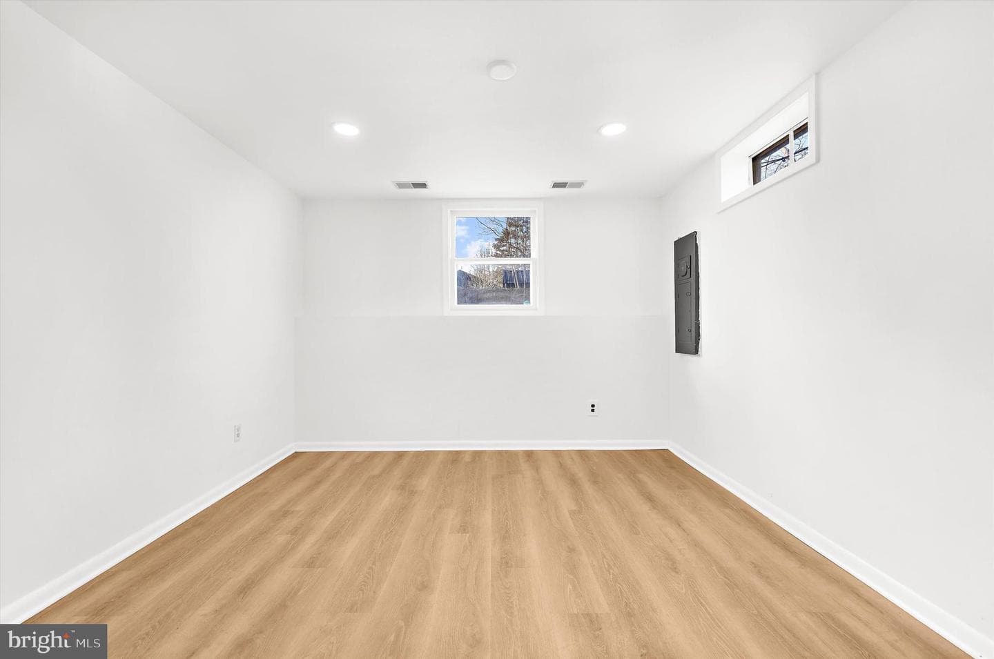 519 Kenmore Road photo 27