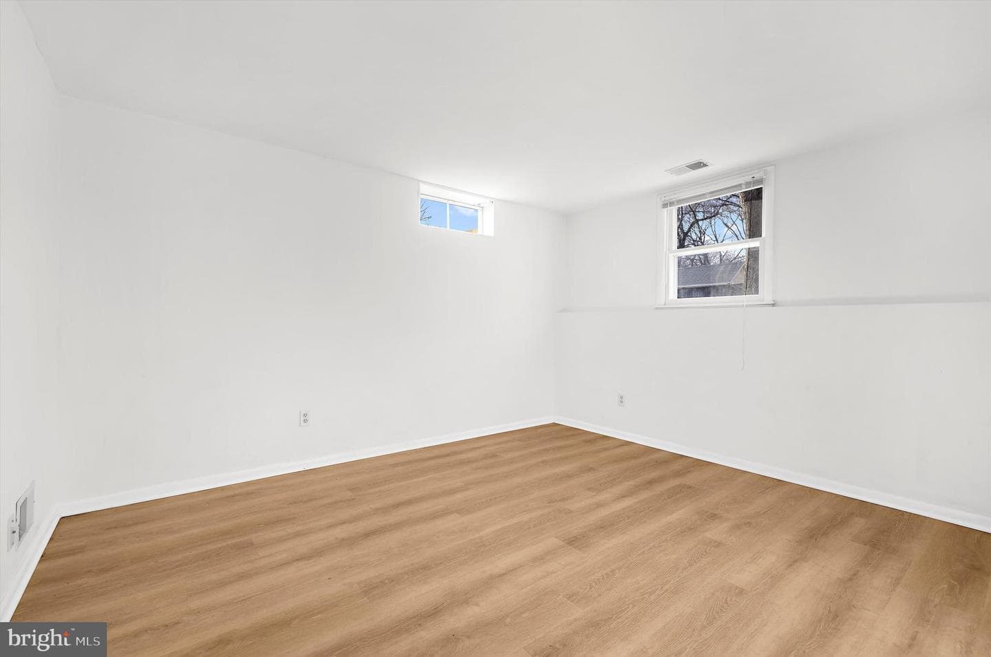 519 Kenmore Road photo 28