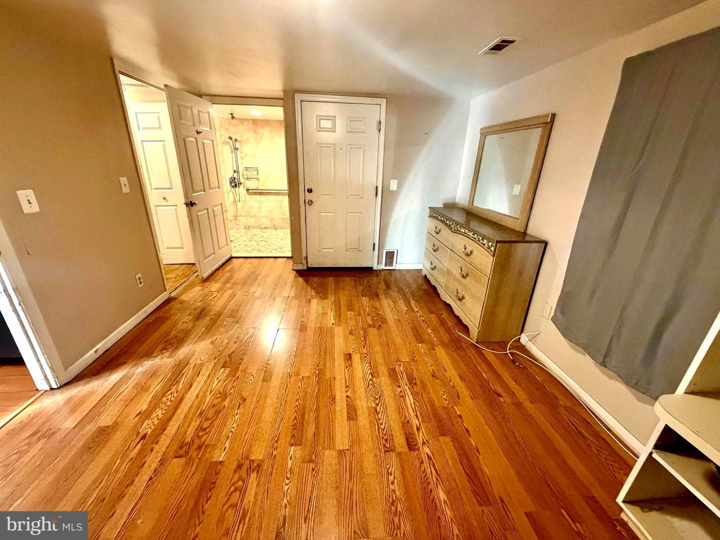 3 Victor Parkway photo 9