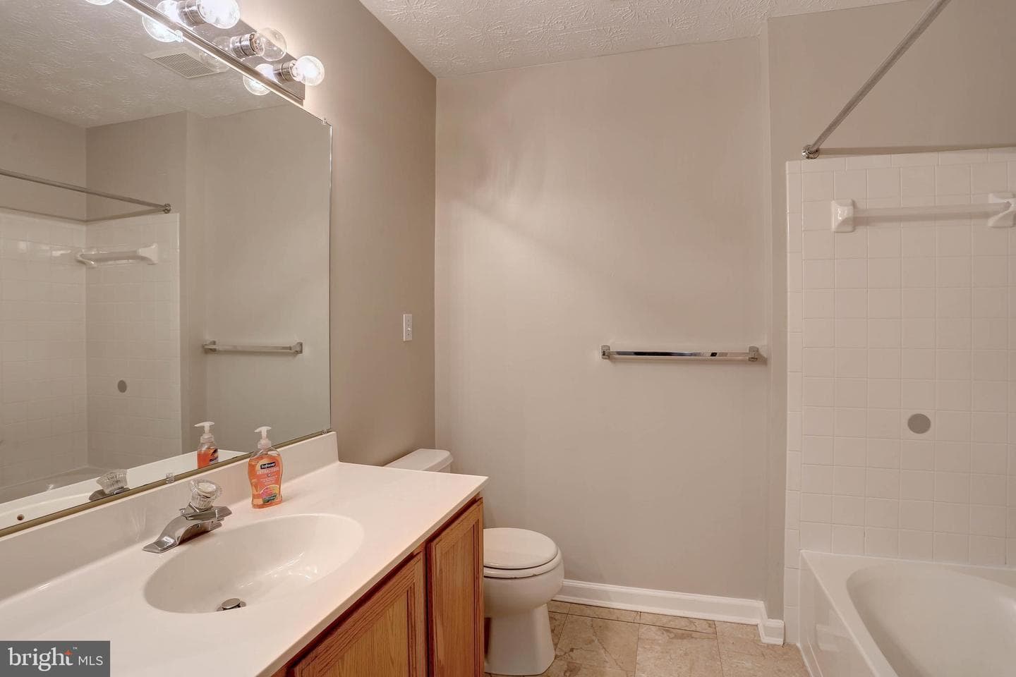 207 Foxmanor Lane photo 16