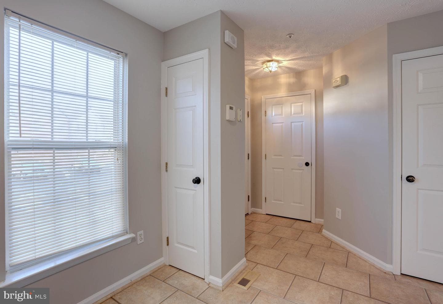 207 Foxmanor Lane photo 7