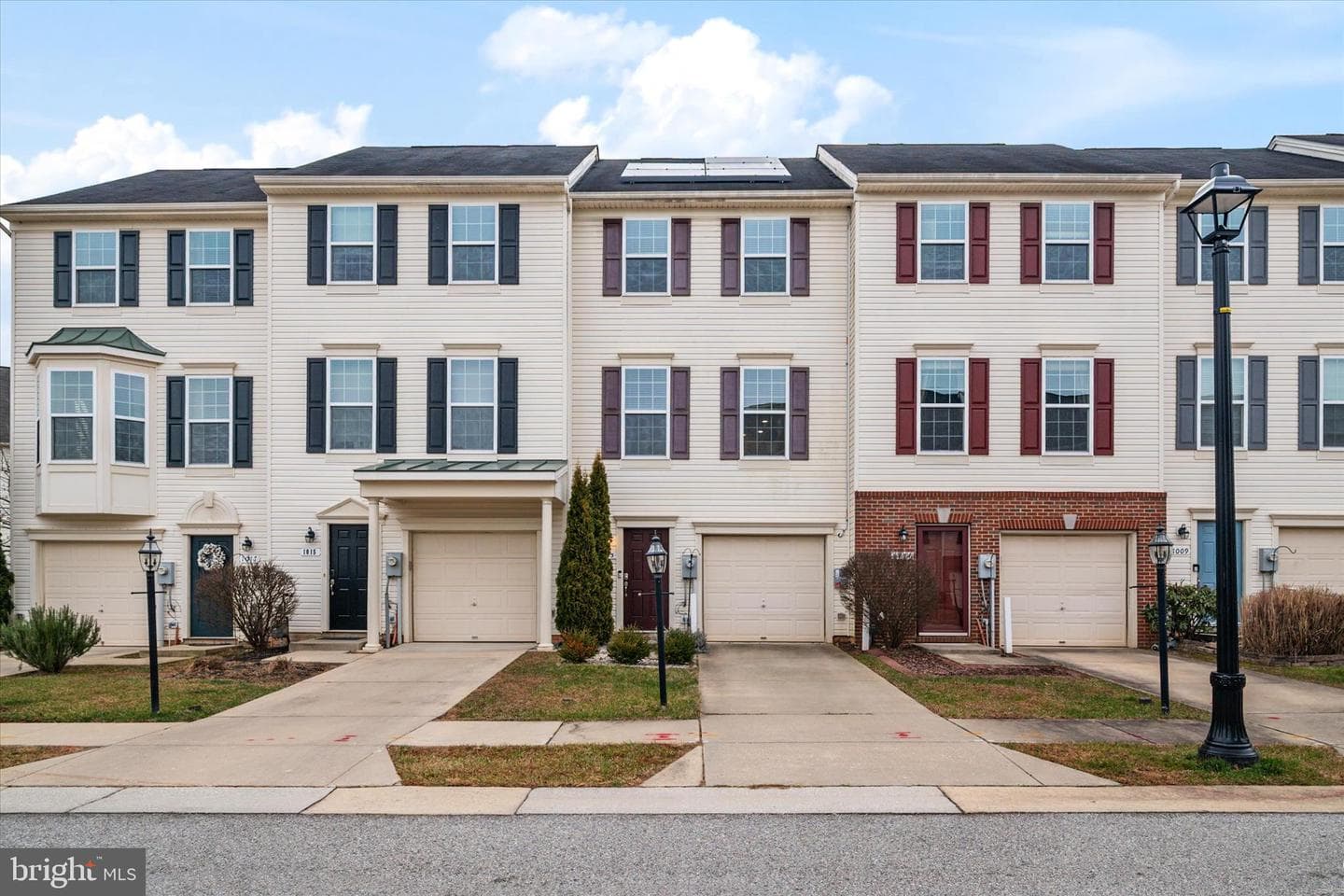 1013 Sithean Way photo 2
