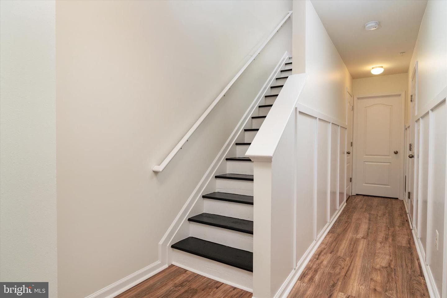 1013 Sithean Way photo 4