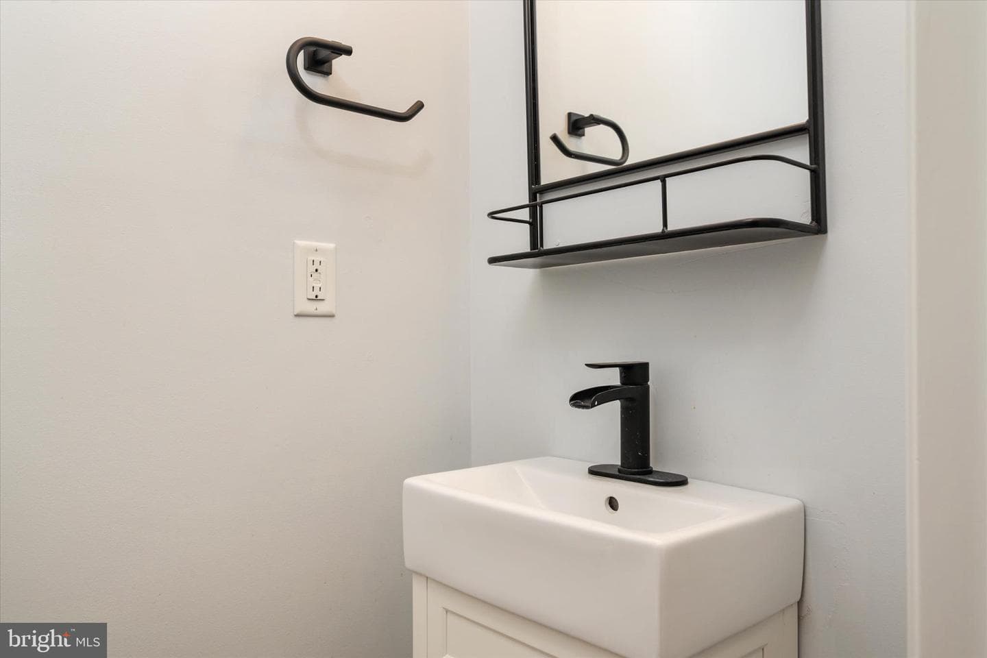 1013 Sithean Way photo 5