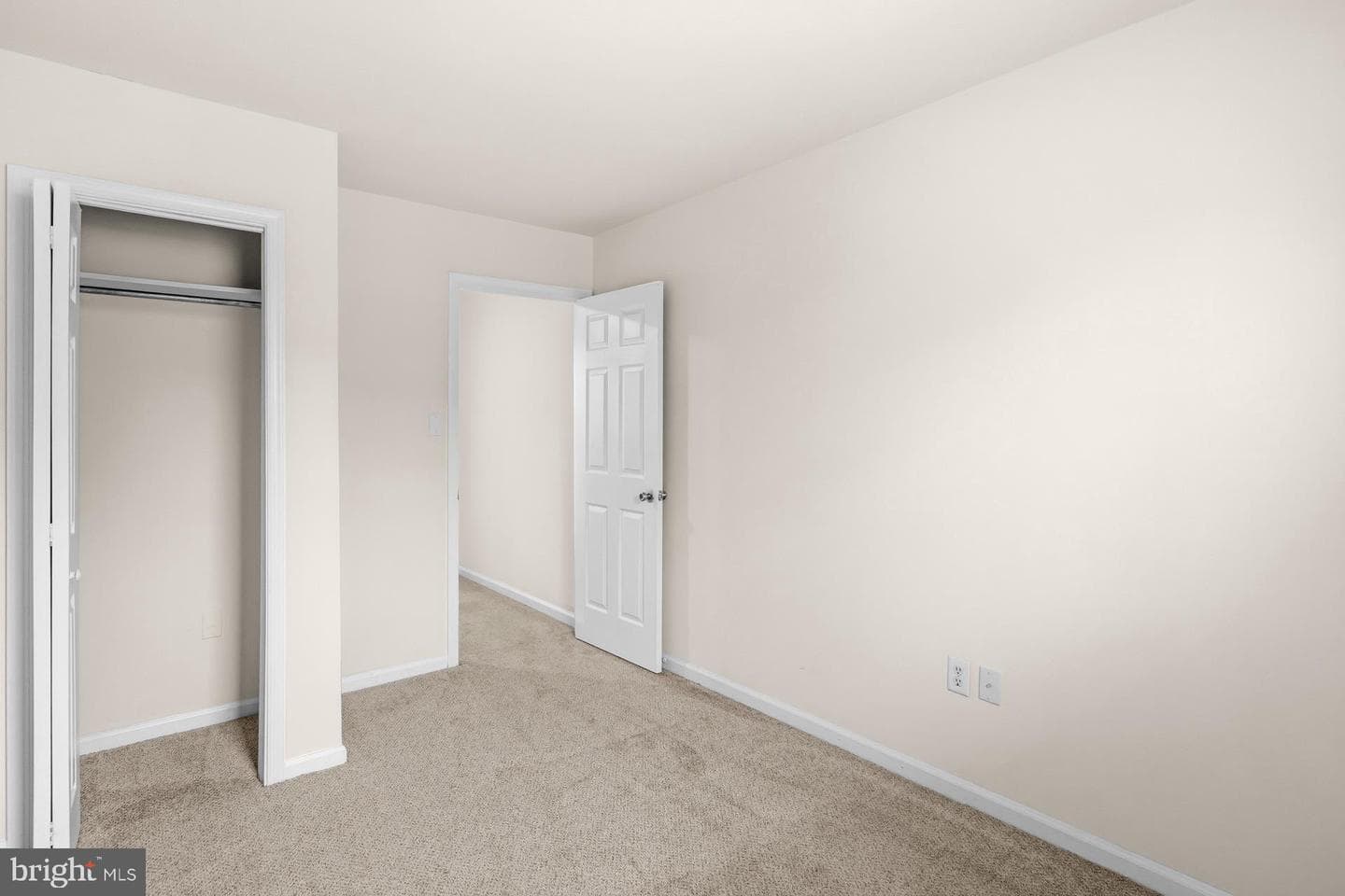 6454 Continental Drive photo 23
