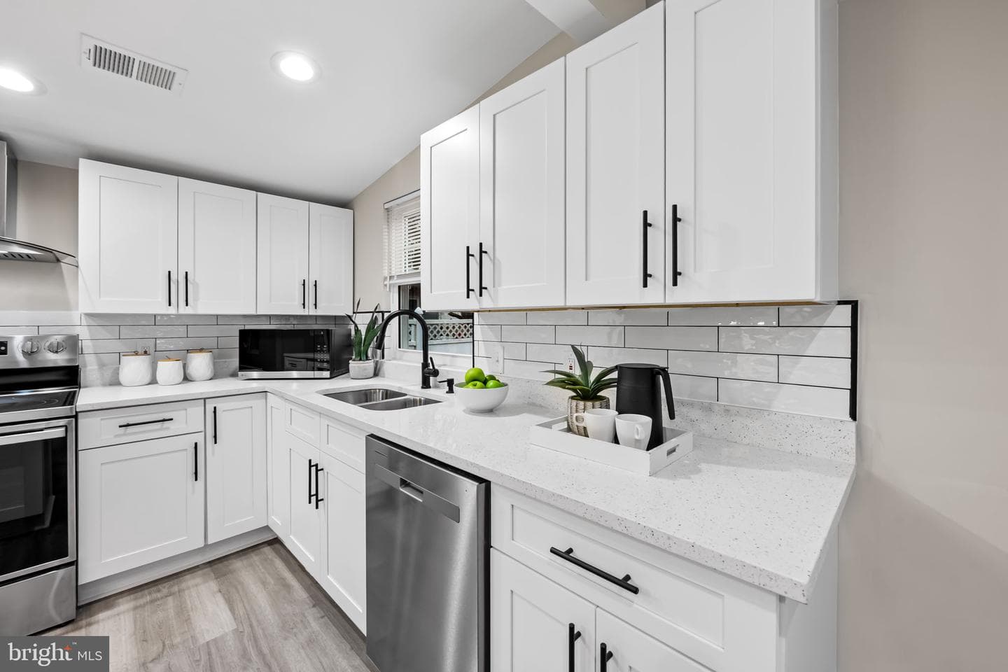 401 Stewart Avenue photo 12