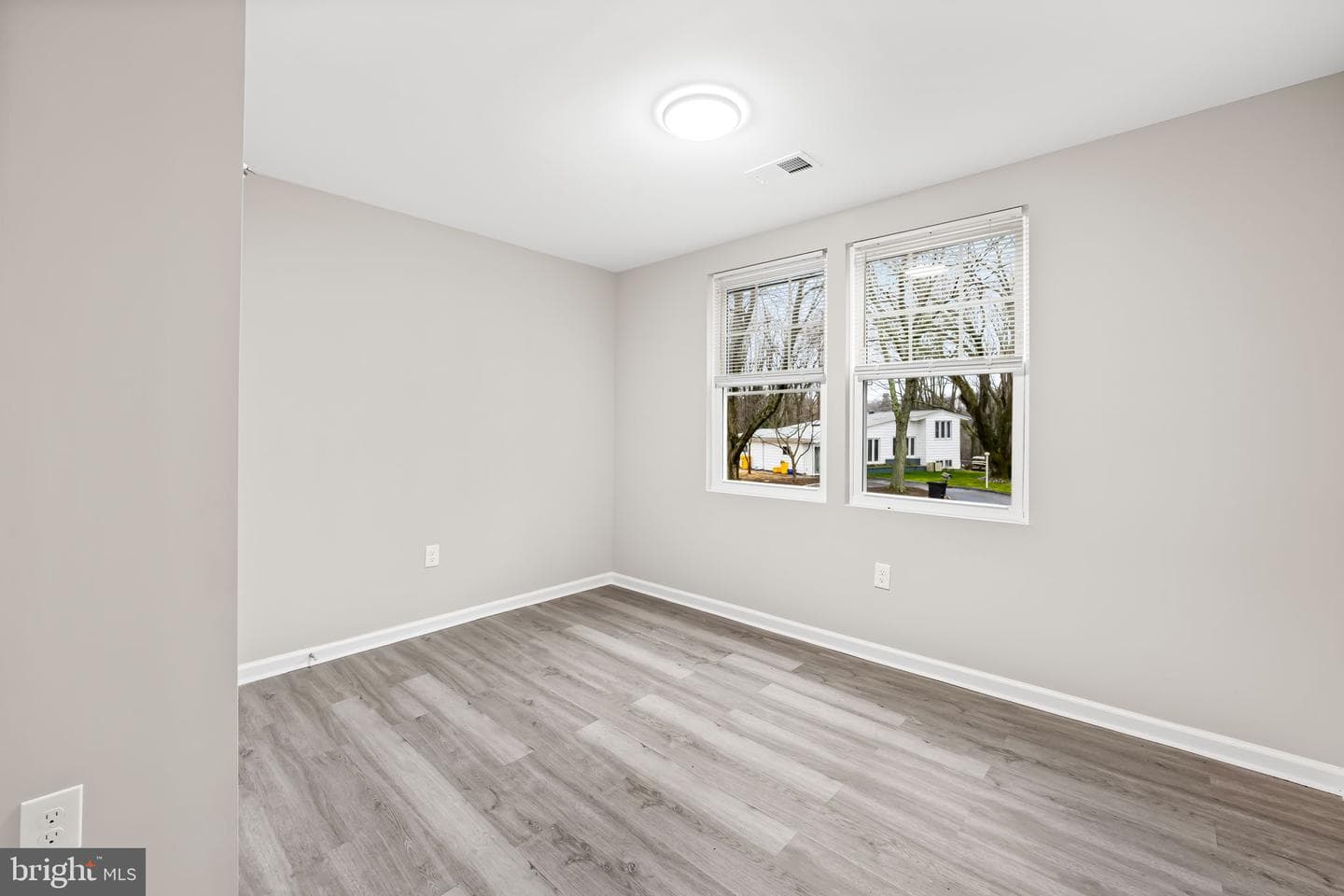 401 Stewart Avenue photo 18