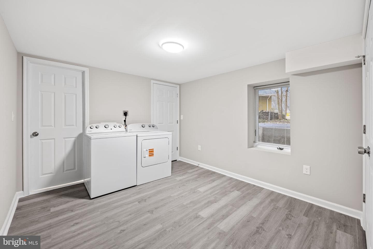 401 Stewart Avenue photo 28