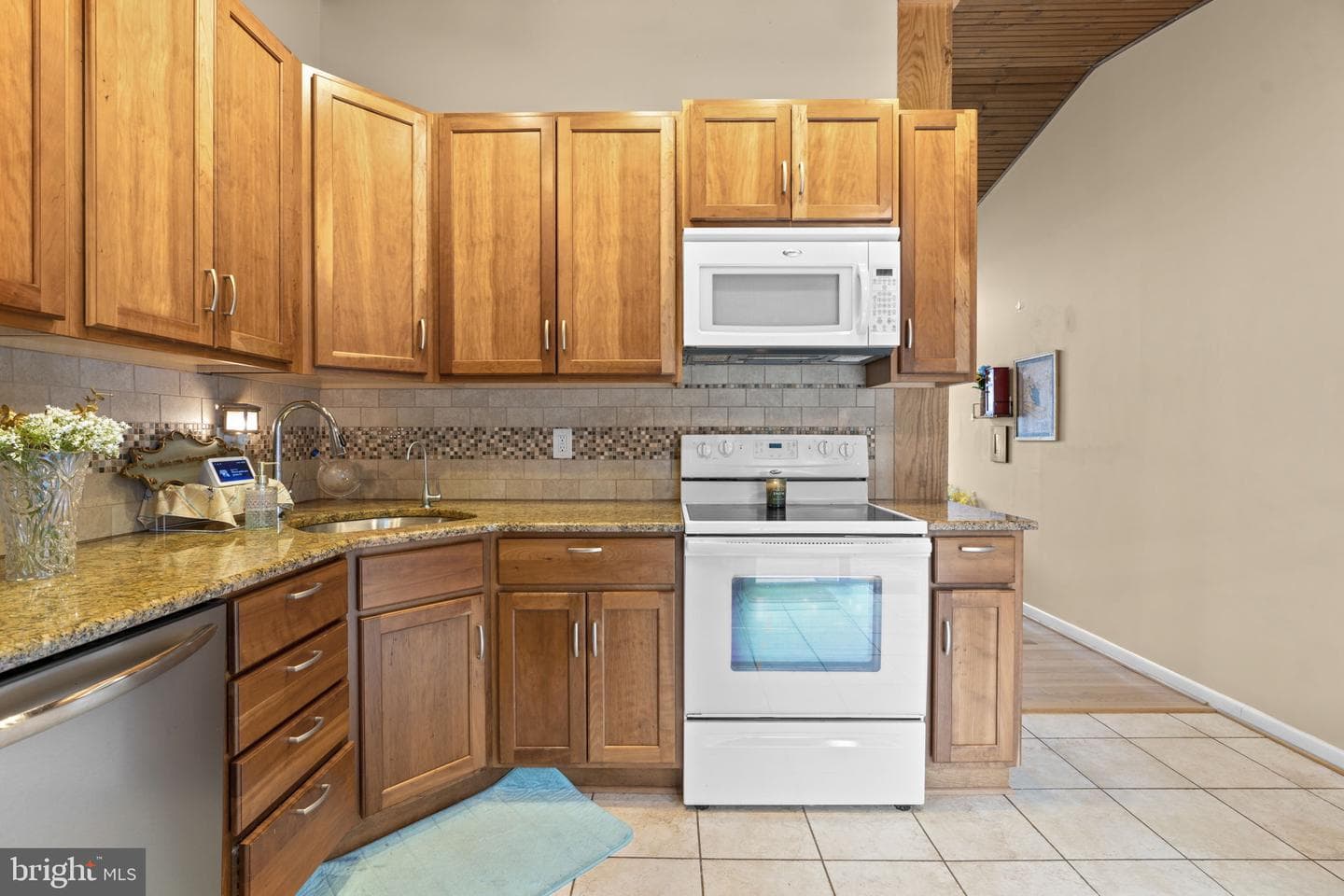 539 Greenblades Court photo 10