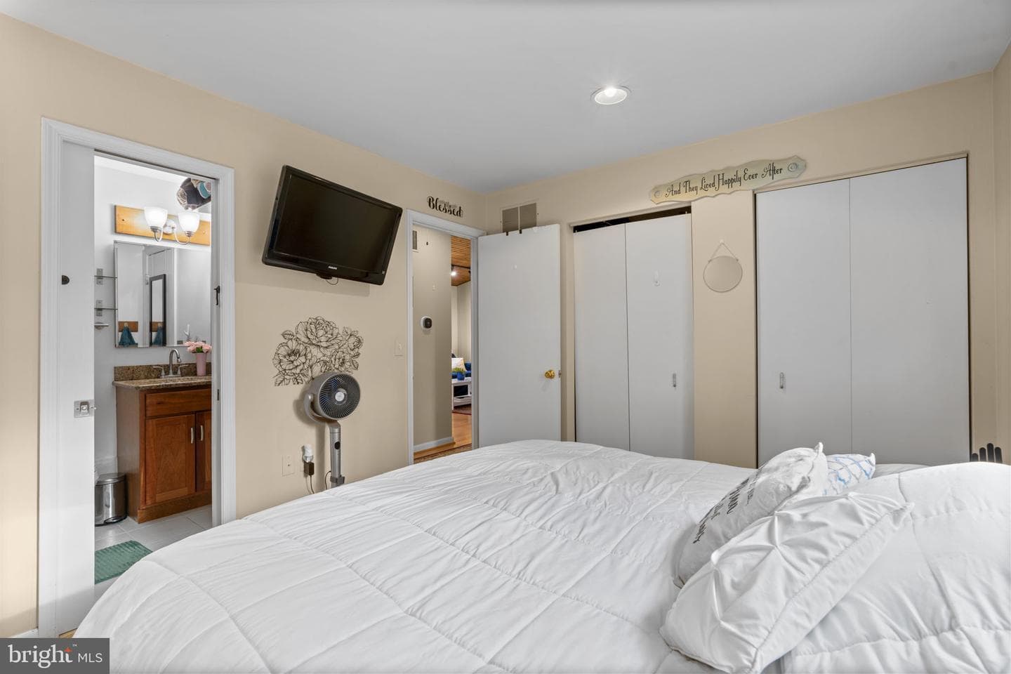 539 Greenblades Court photo 14