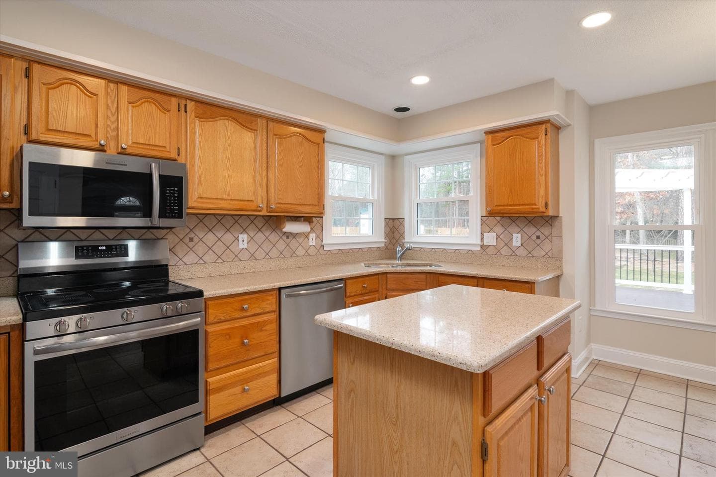 8116 Quarterfield Farms Drive photo 18