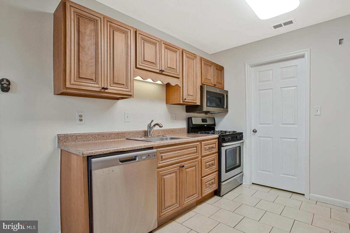 1129 Armistead Street photo 20