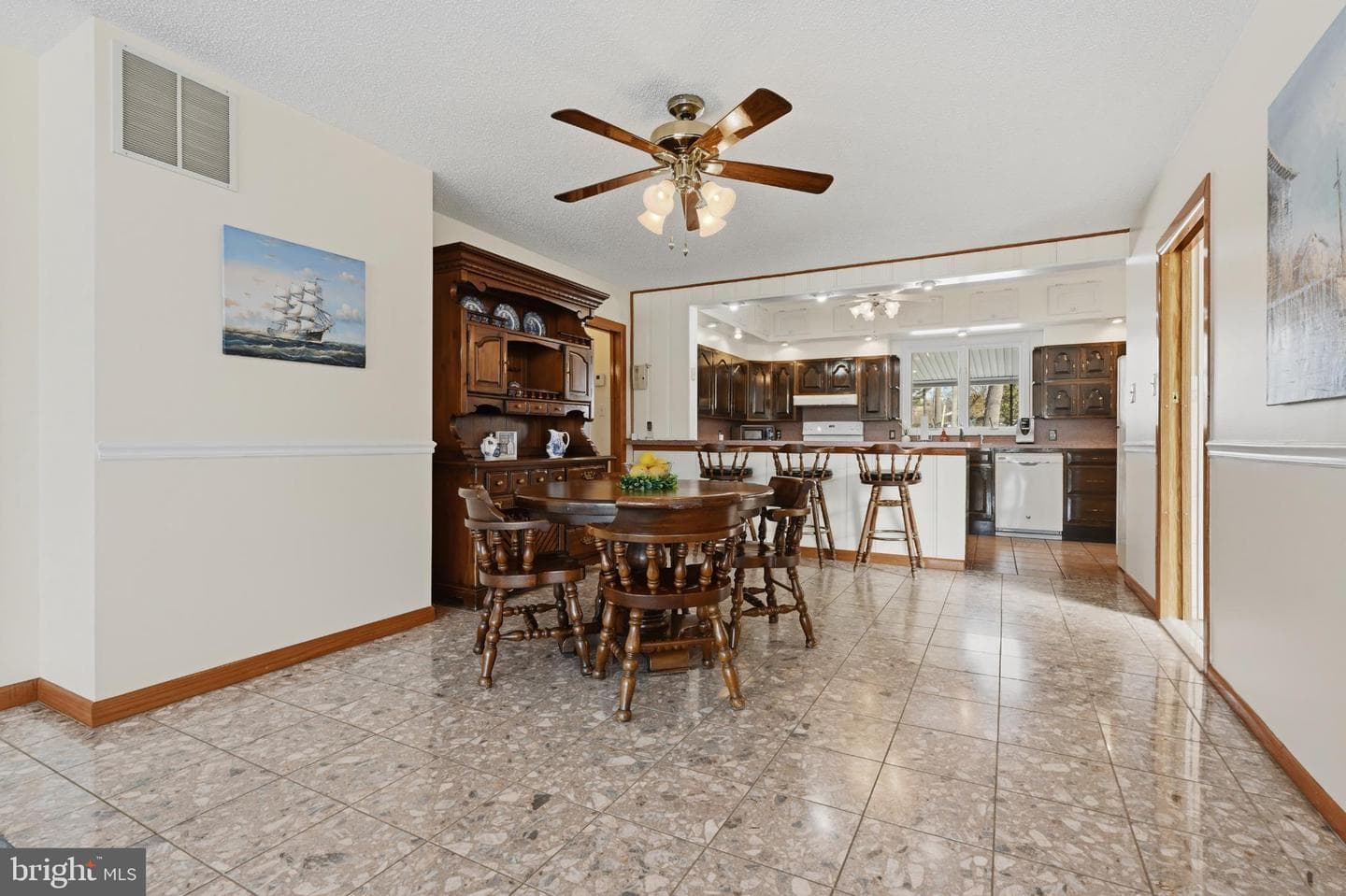352 Riverside Drive photo 15