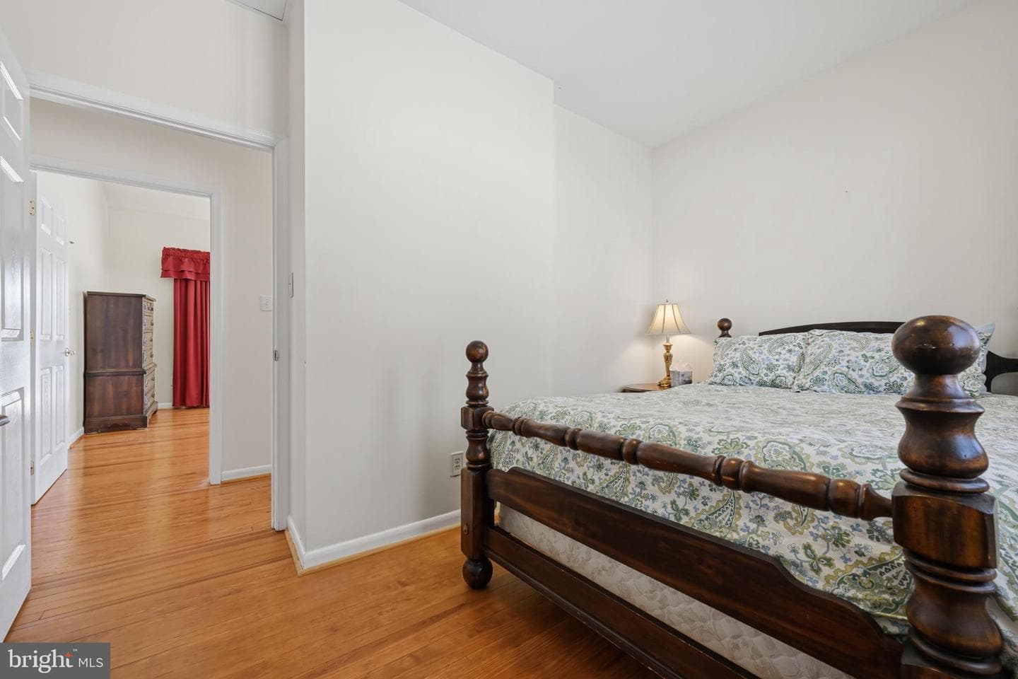 352 Riverside Drive photo 23
