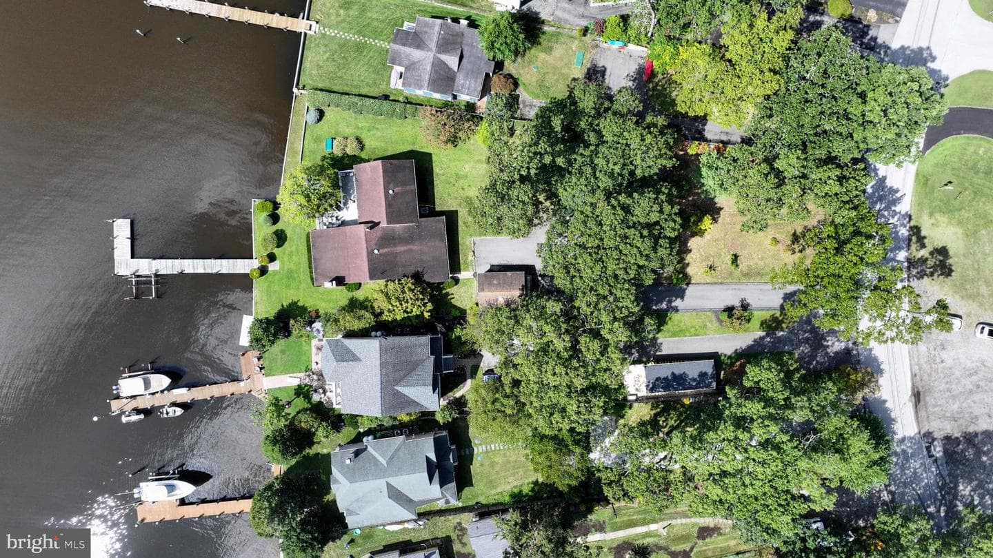 352 Riverside Drive photo 36
