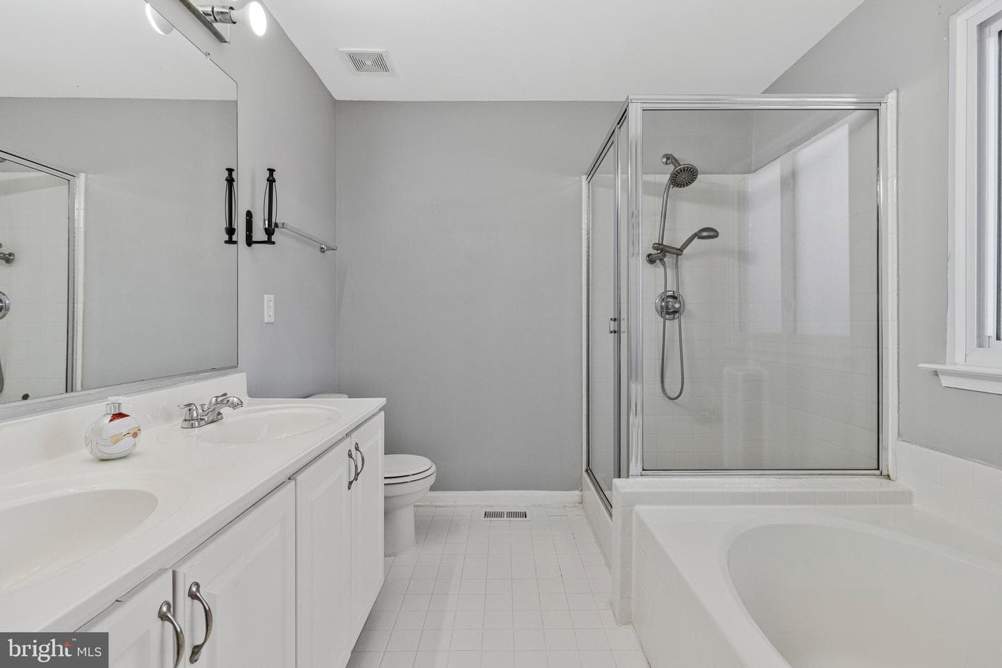 7995 Stone Haven Drive photo 15