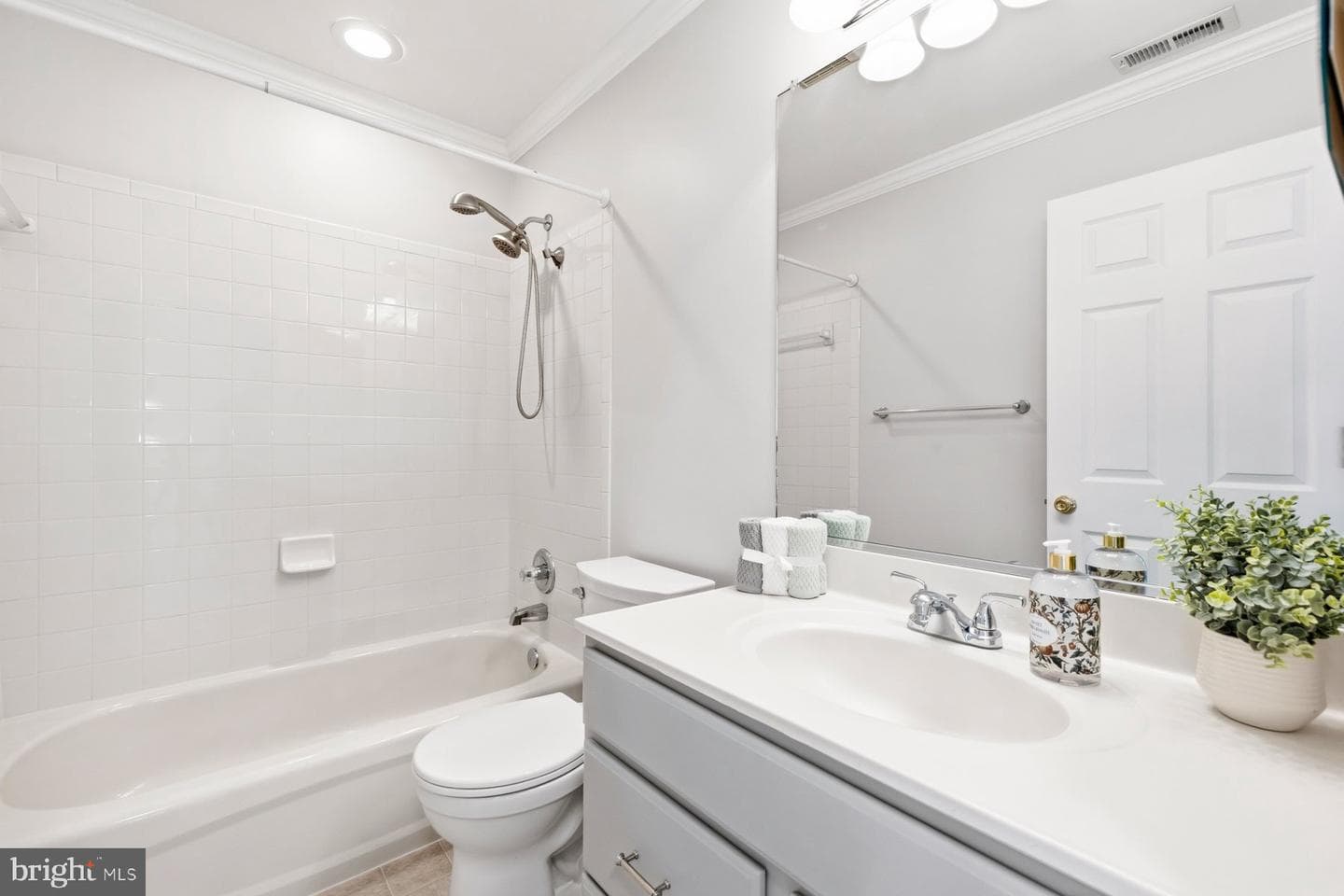 2640 Streamview Drive photo 32
