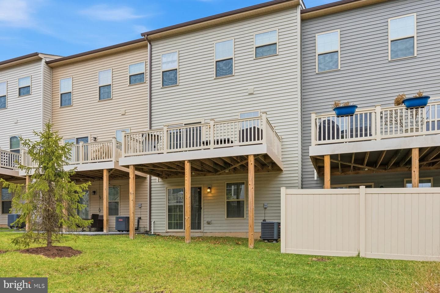 7838 Otterbein Way photo 35