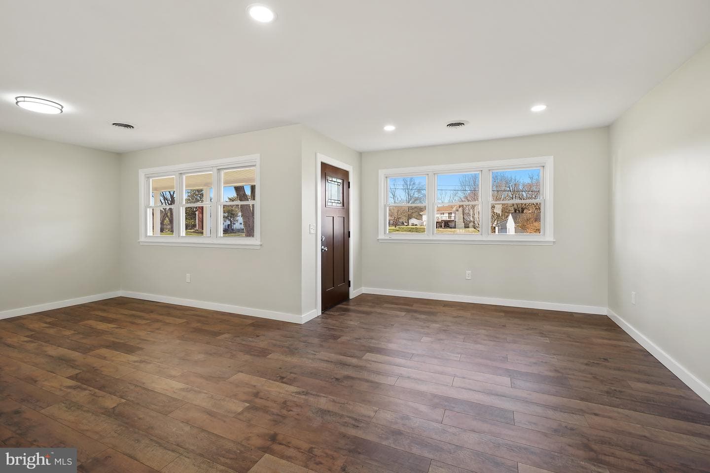 1546 Ridgely Drive photo 12