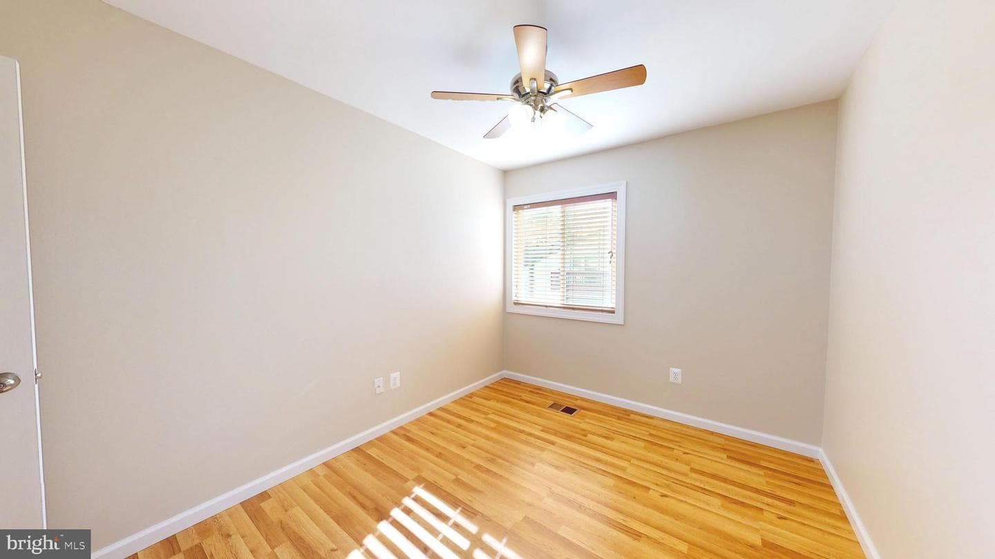 1717 Aberdeen Court photo 25