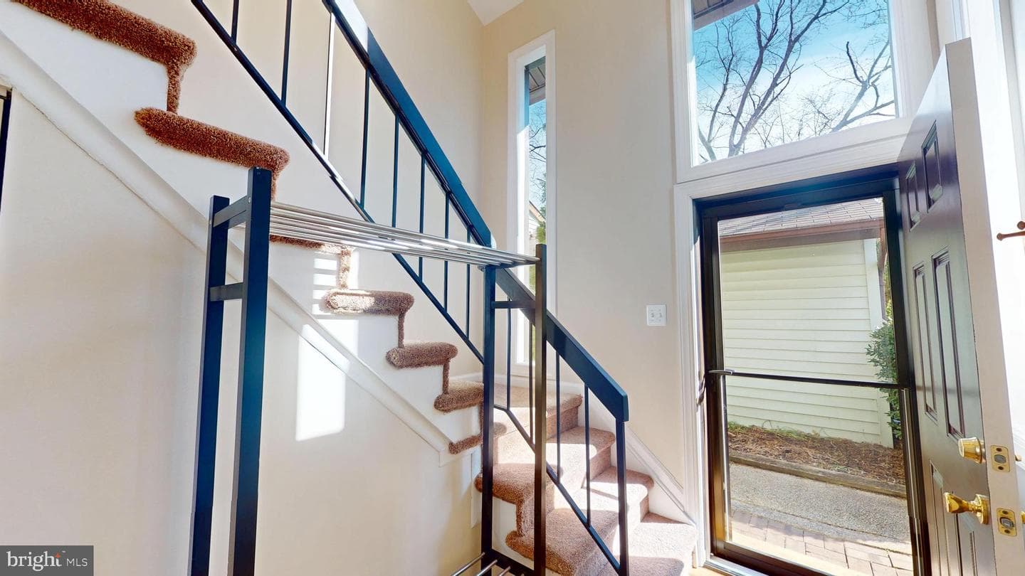 1717 Aberdeen Court photo 4