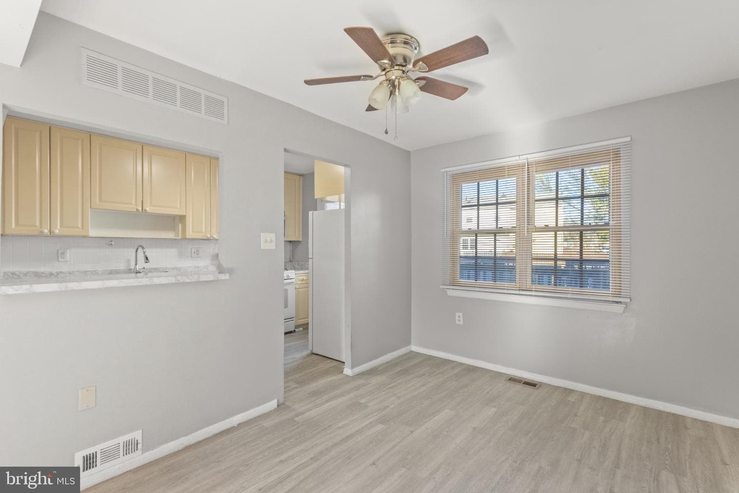 8216 Tomlinson Court photo 10