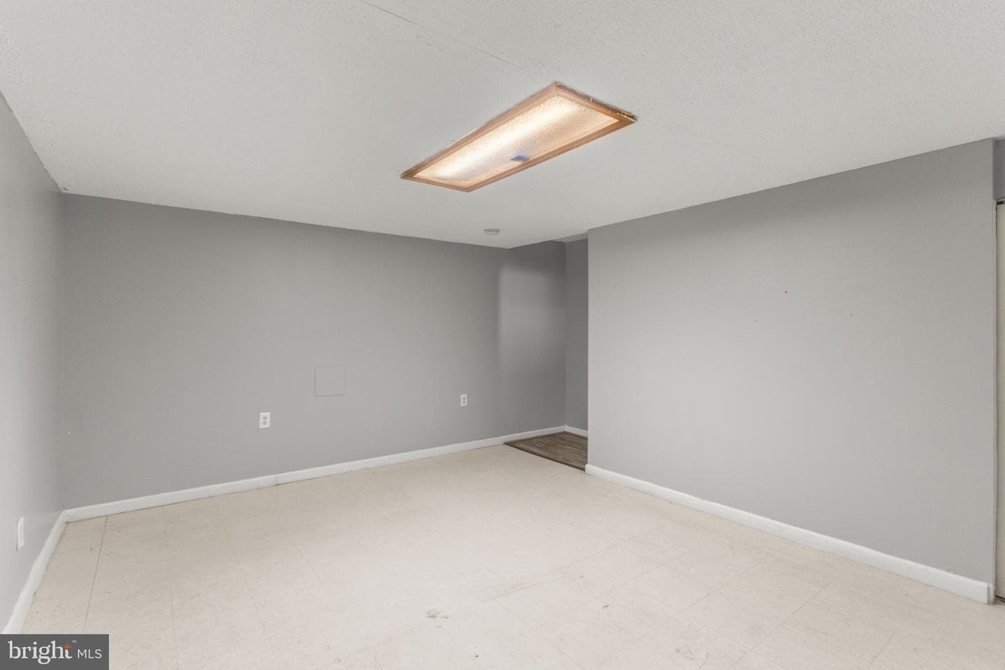 8216 Tomlinson Court photo 22