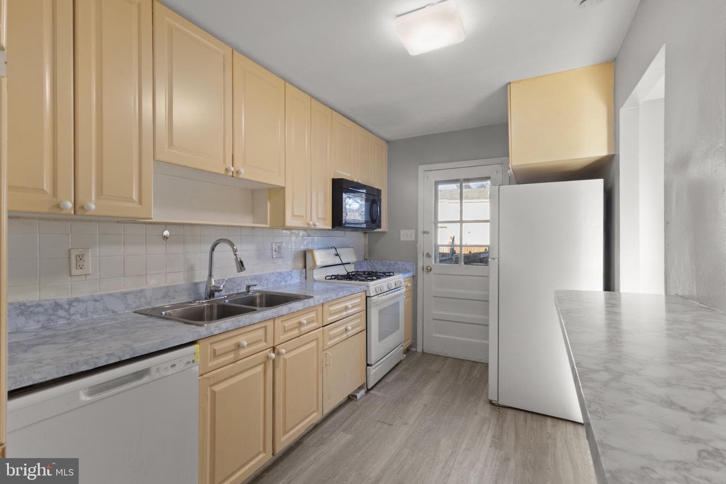 8216 Tomlinson Court photo 9