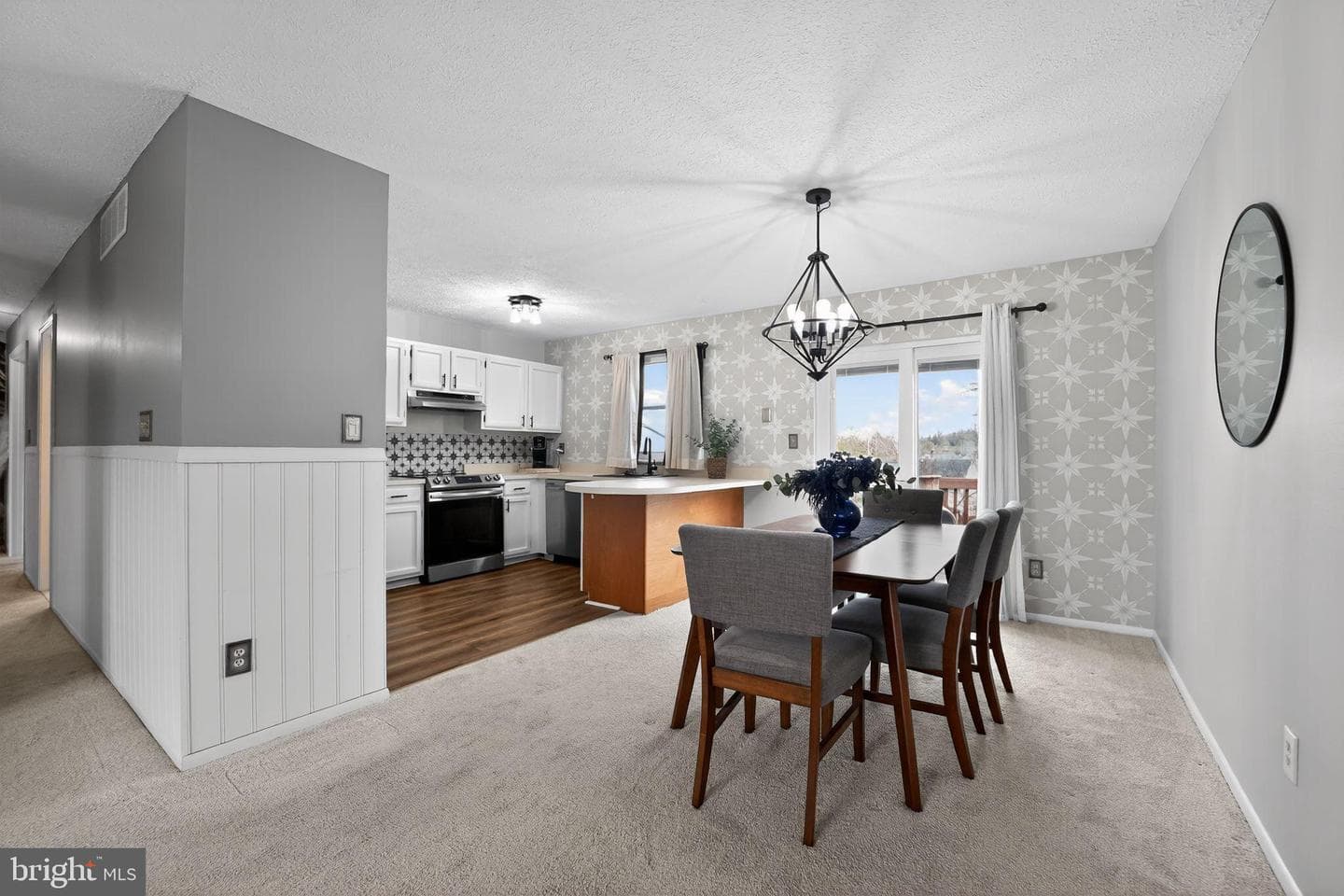 451 Susan Court photo 6