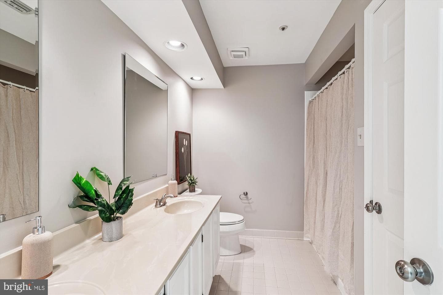 2704 Summerview Way #302 photo 37