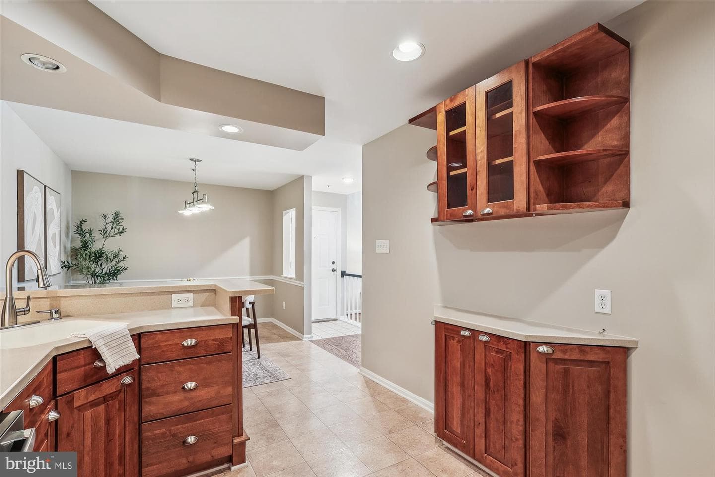 2704 Summerview Way #302 photo 4