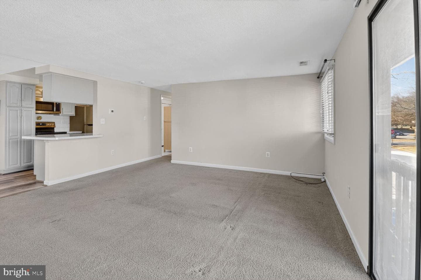 592 Glen Court photo 5
