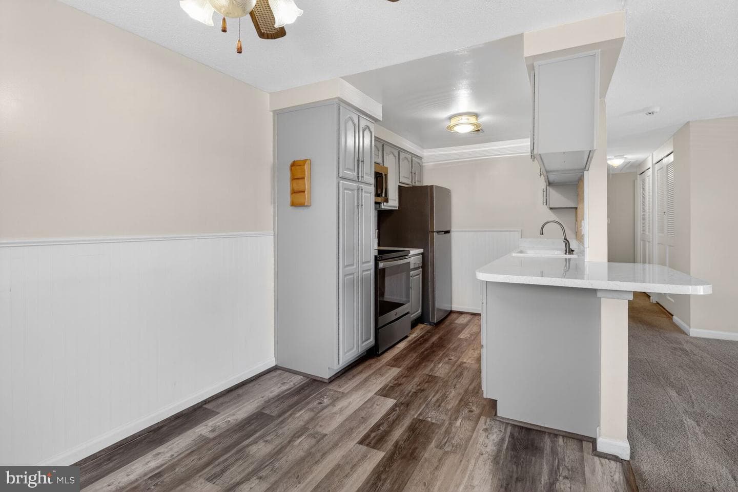 592 Glen Court photo 7