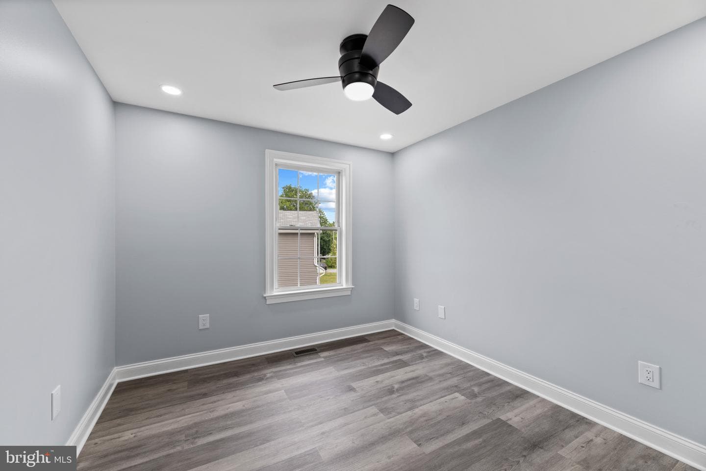 8424 Smallwood Court photo 21