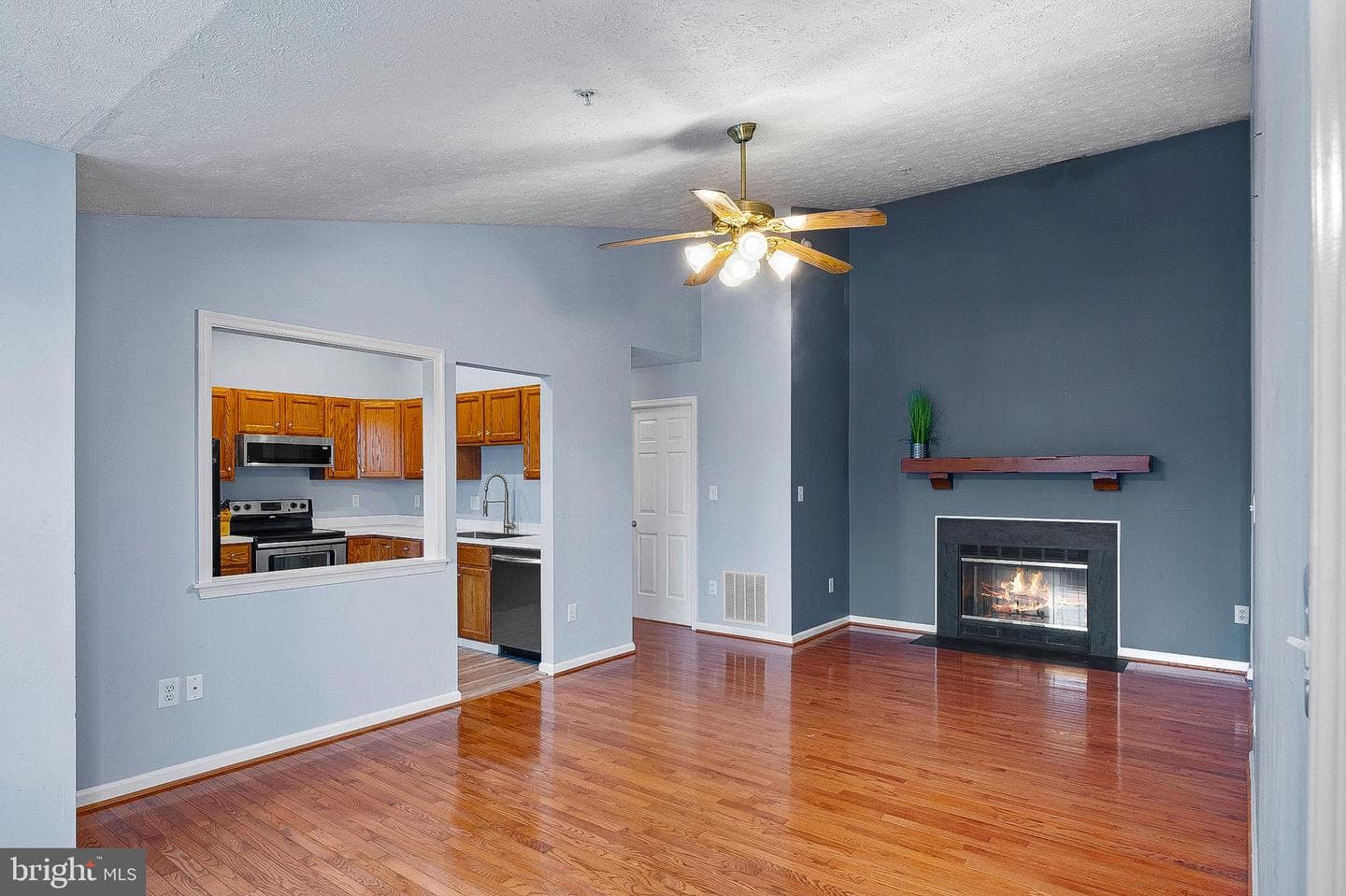 691 Winding Stream Way #301 photo 6