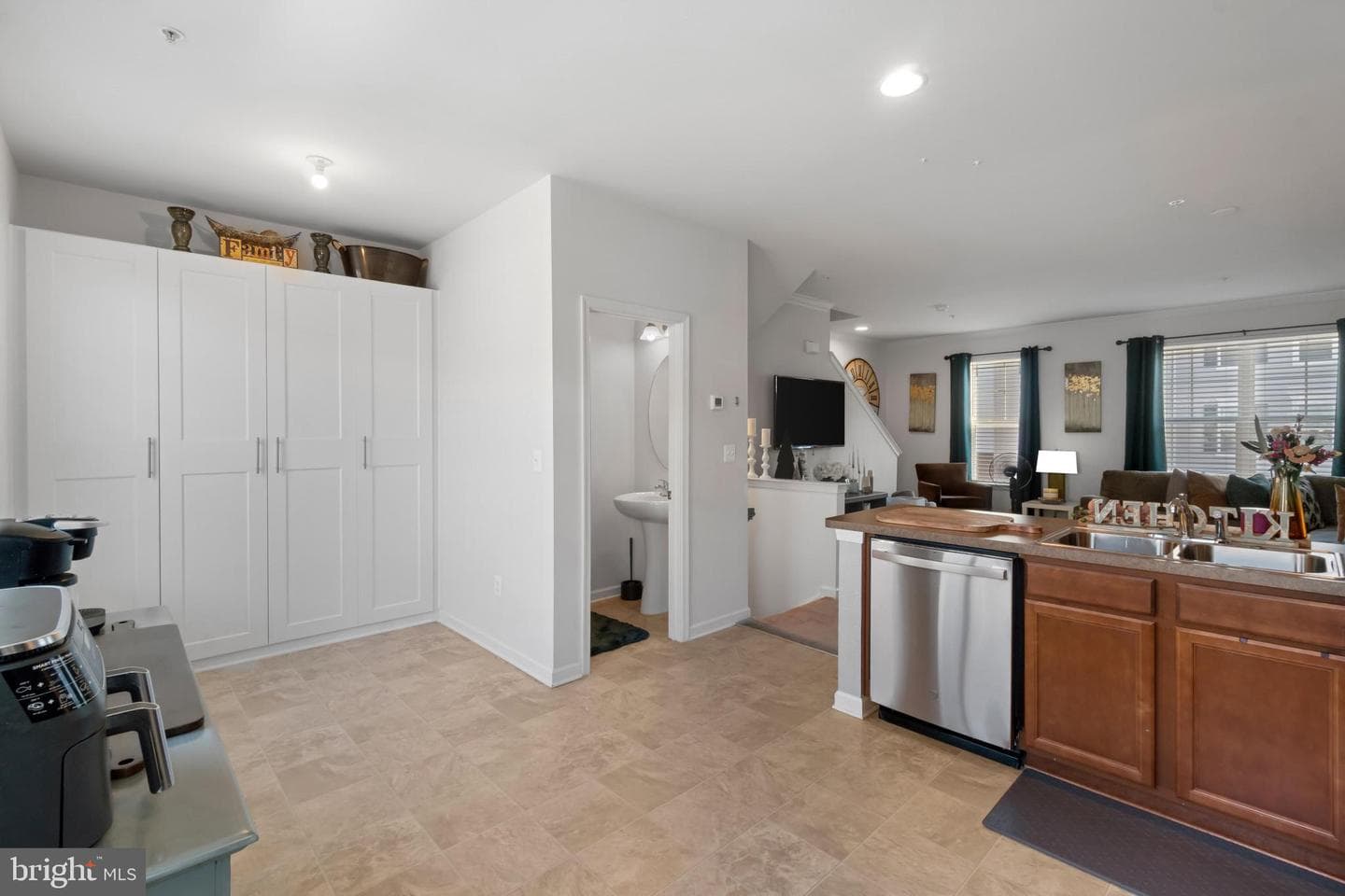 7510 Resch Loop photo 19