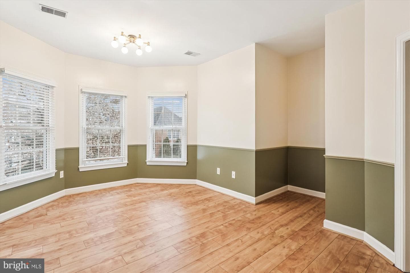 706 Crisfield Way photo 29