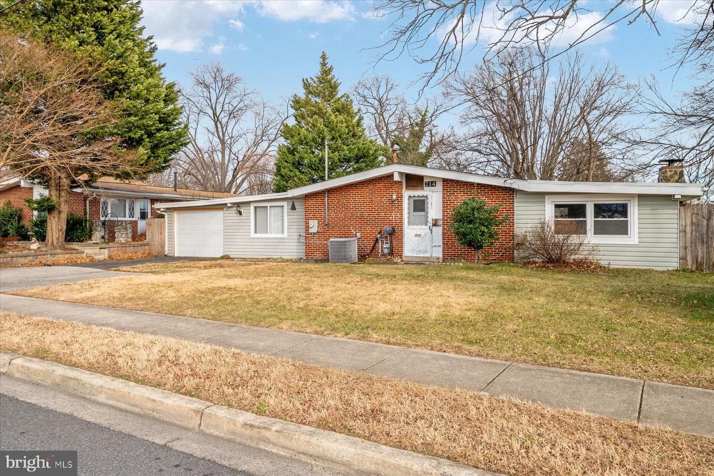 214 Saint James Drive photo 2