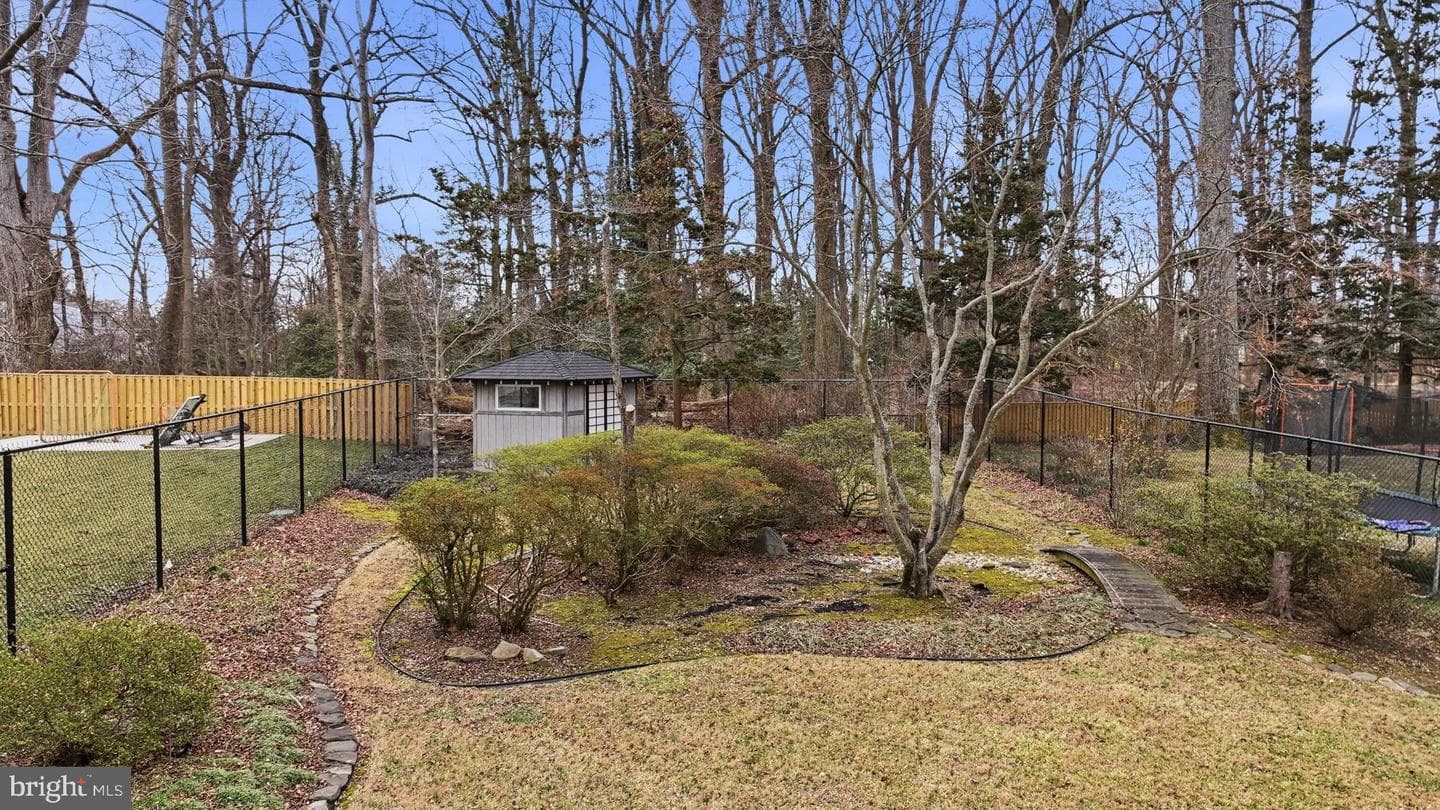 143 E Lake Drive photo 6