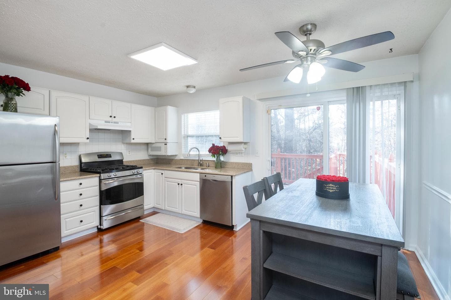 8310 Water Lily Way photo 5