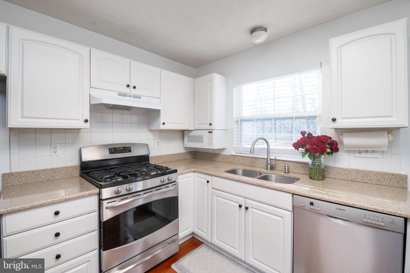 8310 Water Lily Way photo 6